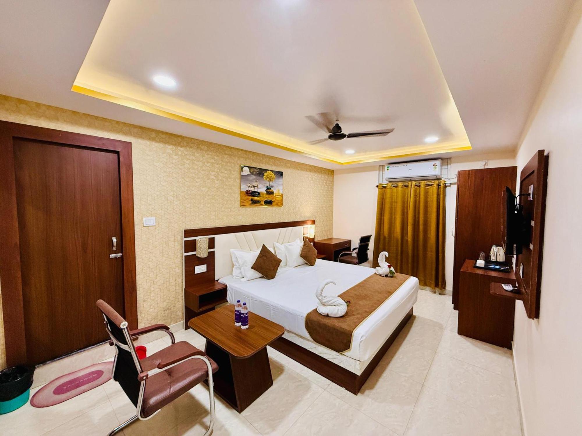 Hotel Golden Crystal Patna  Exterior foto